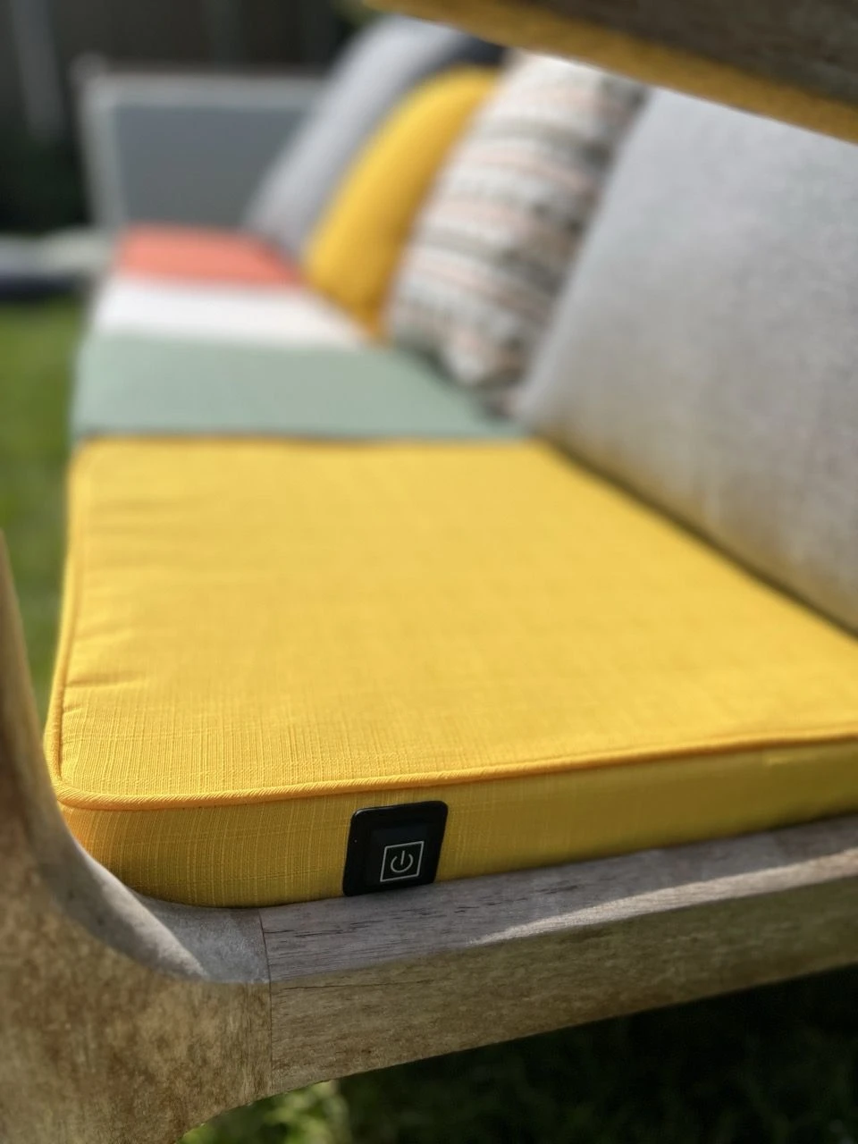 Merkloos Warmpi Verwarmd Outdoor Zitkussen - Yellow - Afbeelding 2