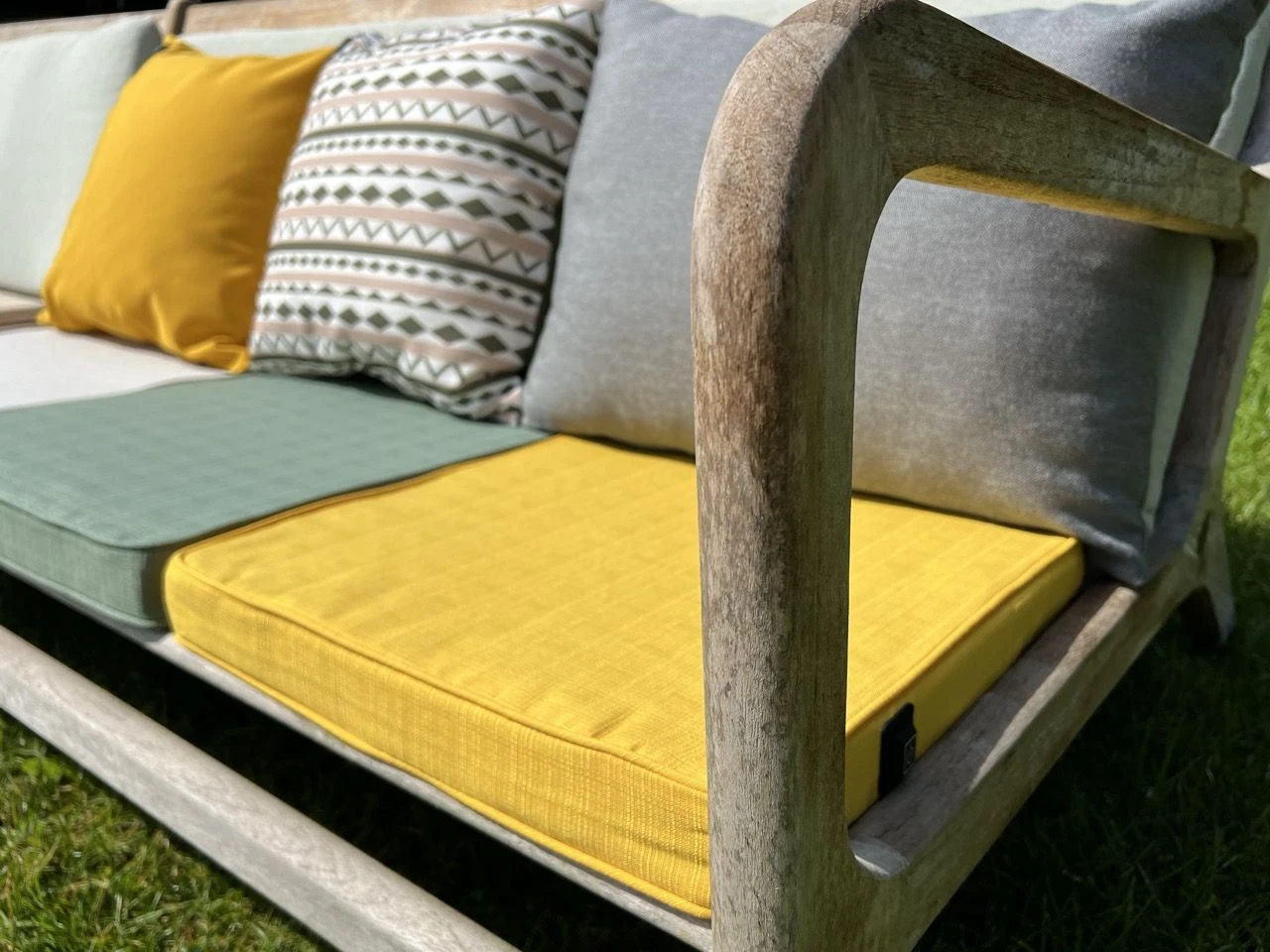 Merkloos Warmpi Verwarmd Outdoor Zitkussen - Yellow - Afbeelding 3